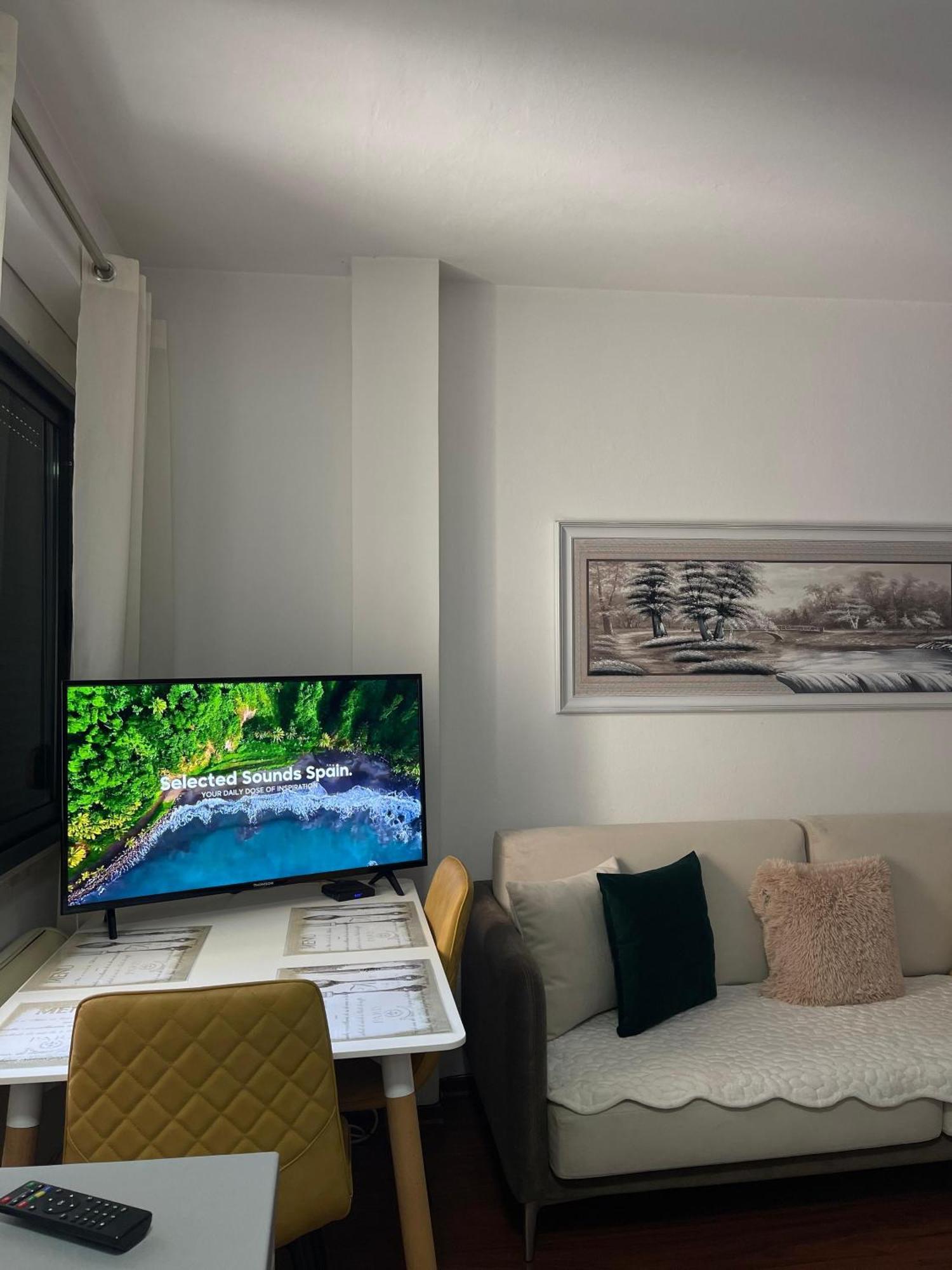 Sky Center Apartment 티라나 외부 사진